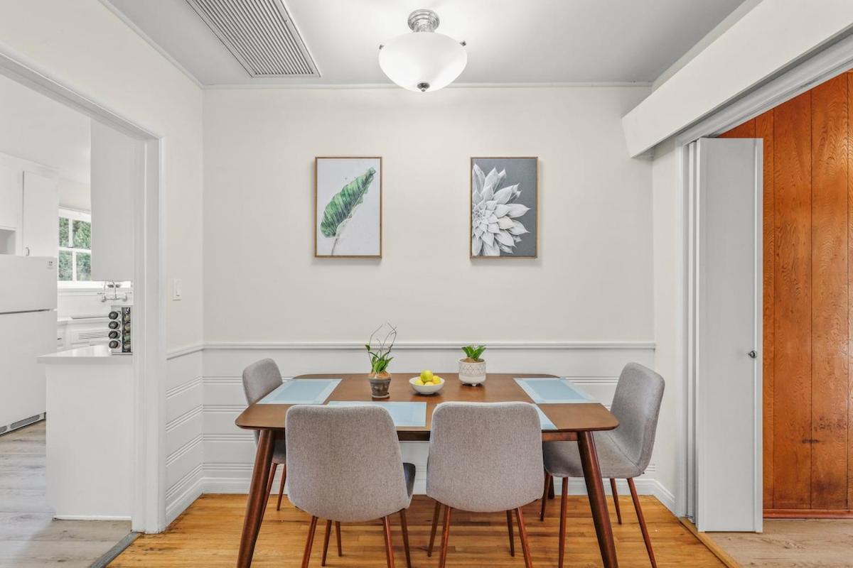 Casa vacanze Dazzling Westside 4 Bedroom Home-minutes To The *