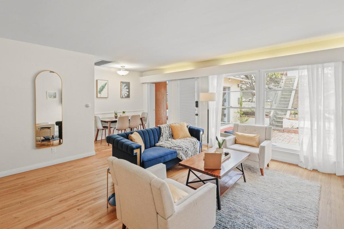 Dazzling Westside 4 Bedroom Home-minutes To The Casa vacanze *
