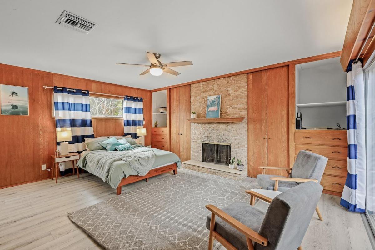 Dazzling Westside 4 Bedroom Home-minutes To The Casa vacanze
